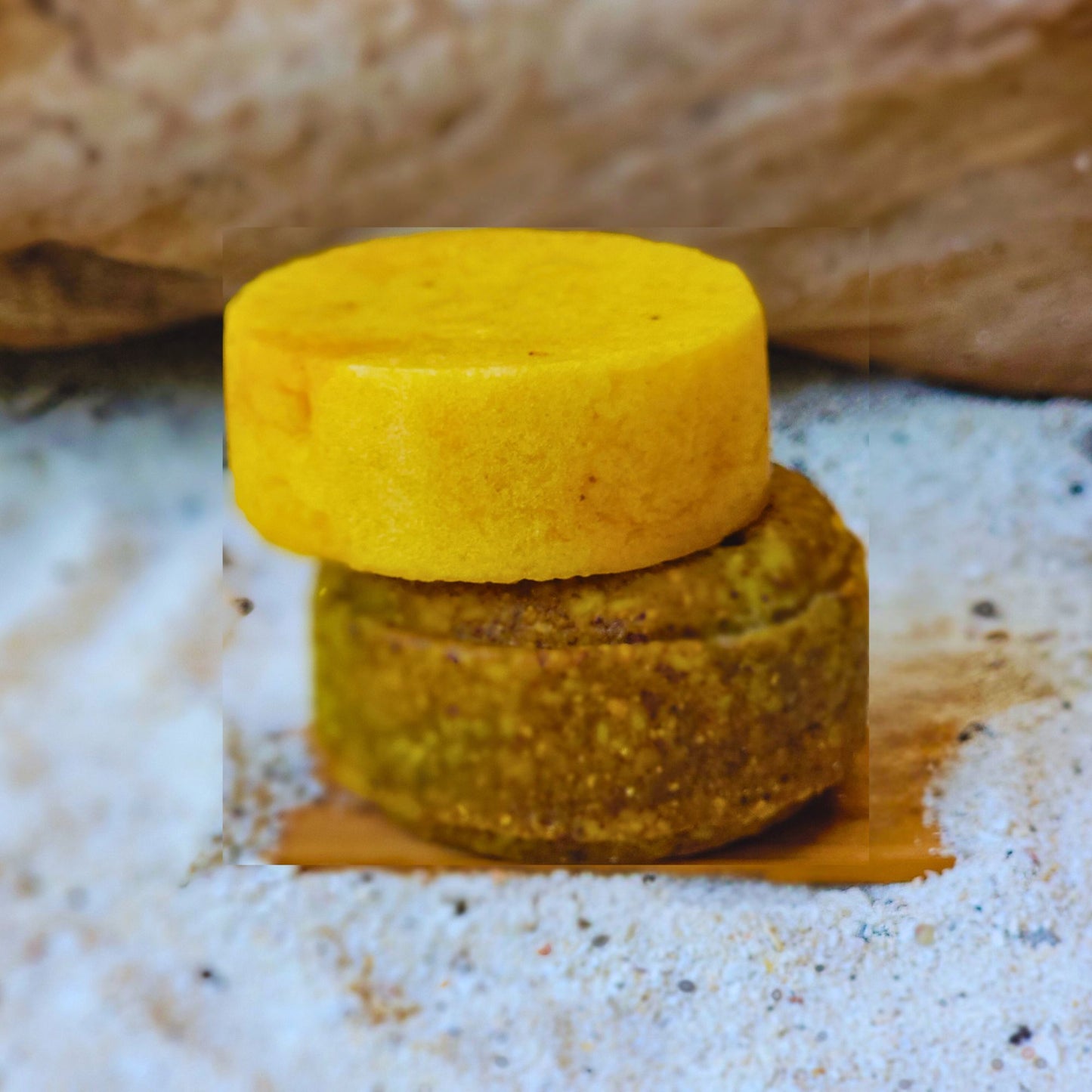 UTILA ROOTS - Nourishing solid conditioner with mango, papaya and wild orange
